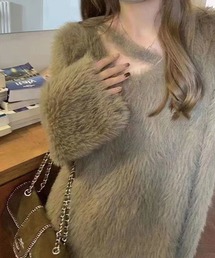 ネックラインシャギーニットトップス