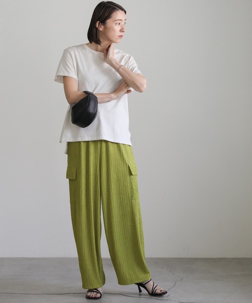 select MOCA（セレクトモカ）の「楊柳プリーツワイドカーゴパンツ（カーゴパンツ・レディース・ブラック/ライトオリーブ・FREE）」の3枚目の写真