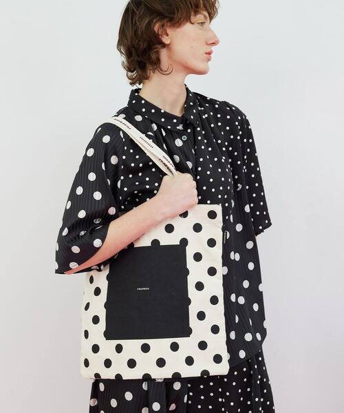 FRAPBOIS（フラボア）の「ドットロゴトート（トートバッグ・レディース・ブラック/キナリ・FREE）」の4枚目の写真