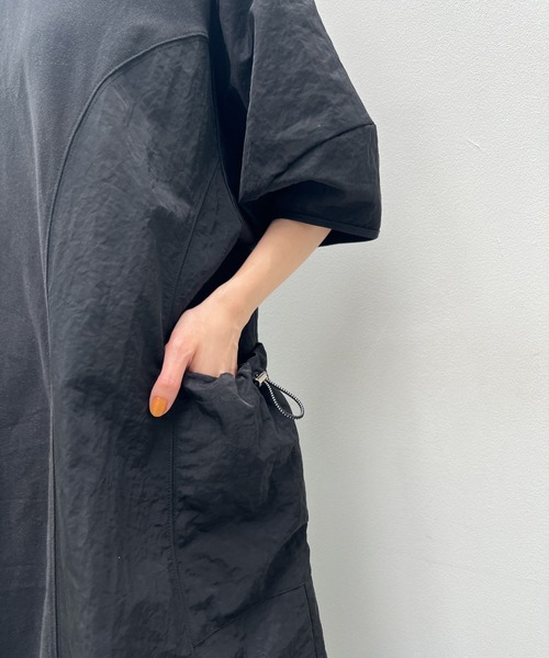 y/m（イム）の「ドロストポケットナイロンワンピース（ワンピース・レディース・ブラック/カーキ・FREE）」の10枚目の写真