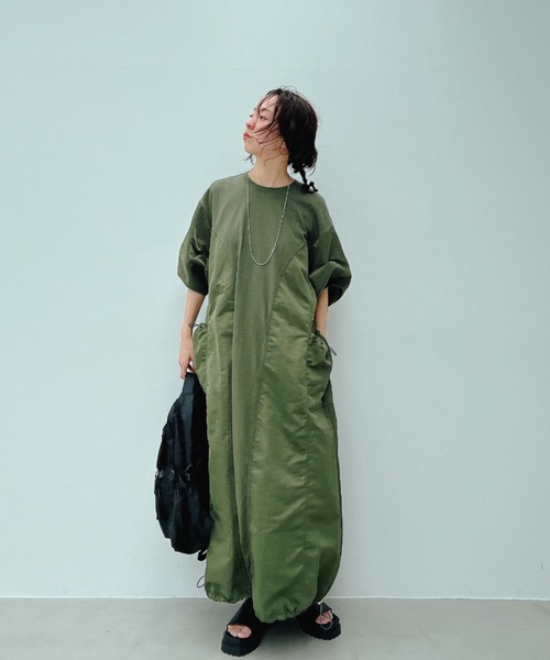 y/m（イム）の「ドロストポケットナイロンワンピース（ワンピース・レディース・ブラック/カーキ・FREE）」の20枚目の写真