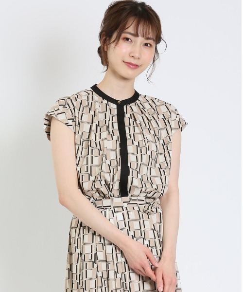 m.f.editorial（エムエフエディトリアル）の「m.f.エディトリアル レディース 配色バンドカラー 半袖比翼ブラウス（シャツ/ブラウス・レディース・ベージュ/ブラウン/ホワイト・MEDIUM/LARGE）」の3枚目の写真