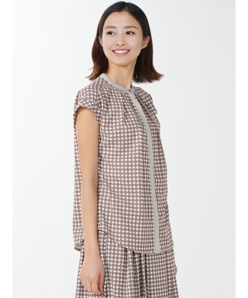 m.f.editorial（エムエフエディトリアル）の「m.f.エディトリアル レディース 配色バンドカラー 半袖比翼ブラウス（シャツ/ブラウス・レディース・ベージュ/ブラウン/ホワイト・MEDIUM/LARGE）」の9枚目の写真