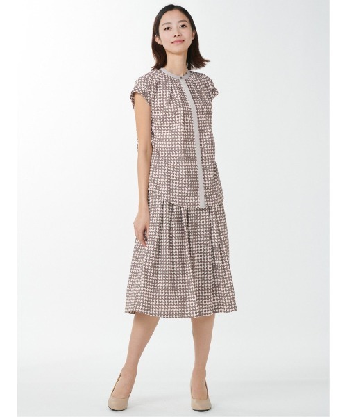 m.f.editorial（エムエフエディトリアル）の「m.f.エディトリアル レディース 配色バンドカラー 半袖比翼ブラウス（シャツ/ブラウス・レディース・ベージュ/ブラウン/ホワイト・MEDIUM/LARGE）」の12枚目の写真