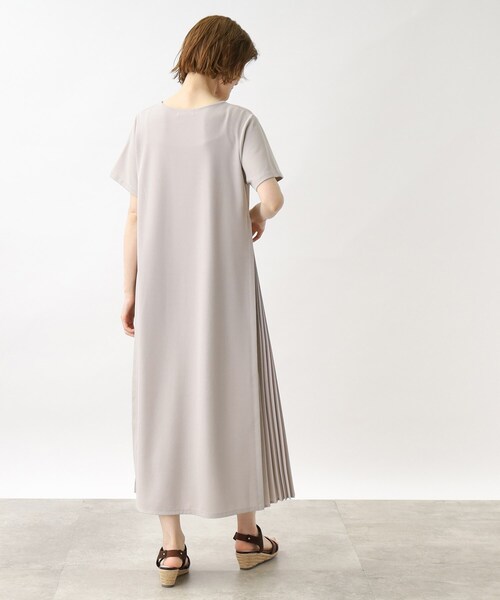 grove（グローブ）の「◆サイドプリーツカノコワンピース（ワンピース・レディース・ナチュラル/ブラック/ネイビー・02/03/04/01/05）」の16枚目の写真