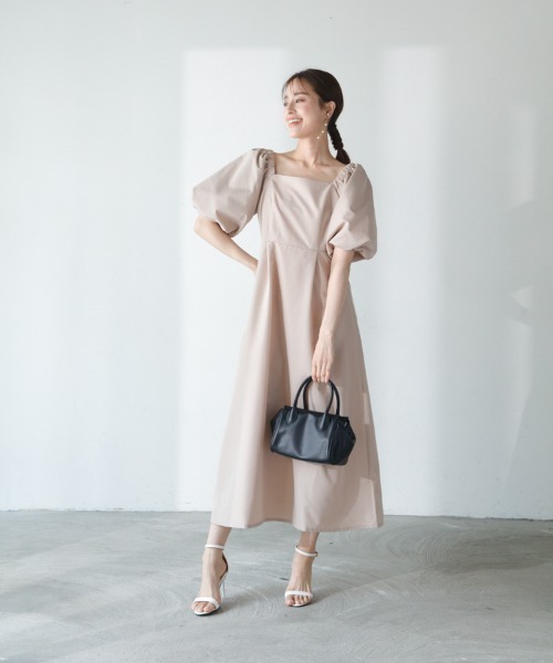 M.deux(エムドゥ)の「【2wayボリュームスリーブワンピース】(ワンピース・レディース・ブラック/ベージュ・MEDIUM)」の3枚目の写真