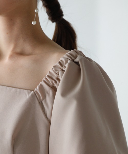 M.deux(エムドゥ)の「【2wayボリュームスリーブワンピース】(ワンピース・レディース・ブラック/ベージュ・MEDIUM)」の12枚目の写真