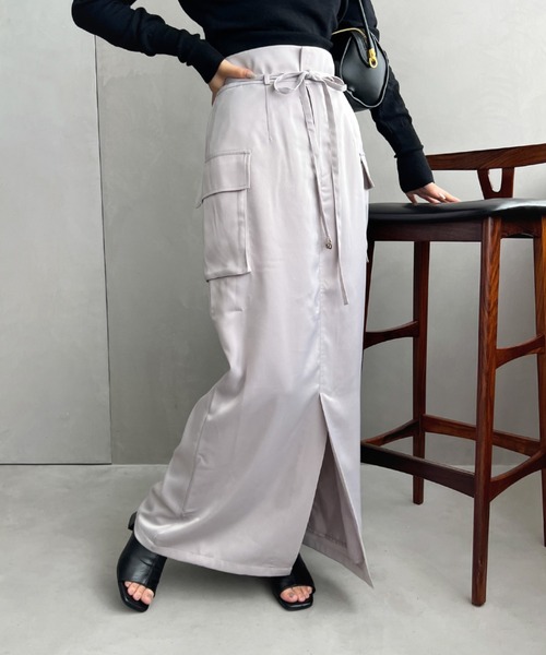 mic by Olu.（ミックバイオルドット）の「サテンカーゴスリットスカート / mic by Olu.（スカート・レディース・ライトグレー/ピンクベージュ・FREE）」の4枚目の写真