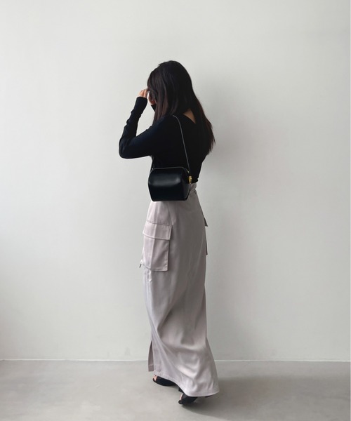 mic by Olu.（ミックバイオルドット）の「サテンカーゴスリットスカート / mic by Olu.（スカート・レディース・ライトグレー/ピンクベージュ・FREE）」の7枚目の写真