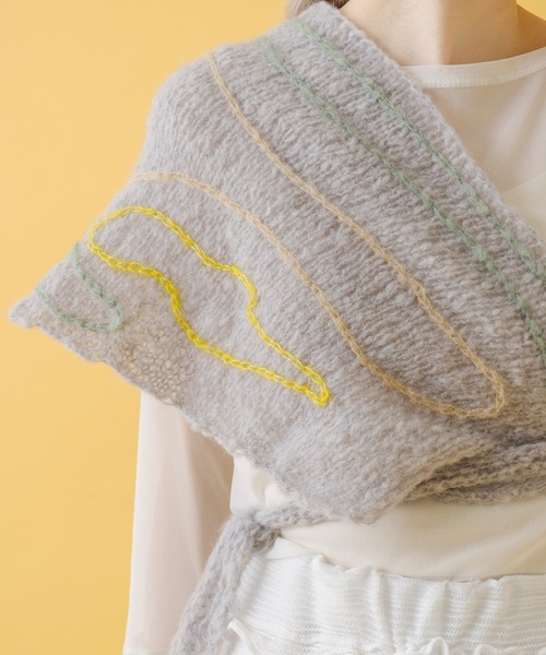 Kastane(カスタネ)の「【C -cie-】 contour scarf(ストール/ショール・レディース・ホワイト/ライトグレー・FREE)」の6枚目の写真