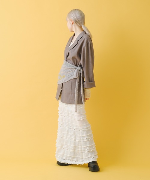 Kastane(カスタネ)の「【C -cie-】 contour scarf(ストール/ショール・レディース・ホワイト/ライトグレー・FREE)」の5枚目の写真