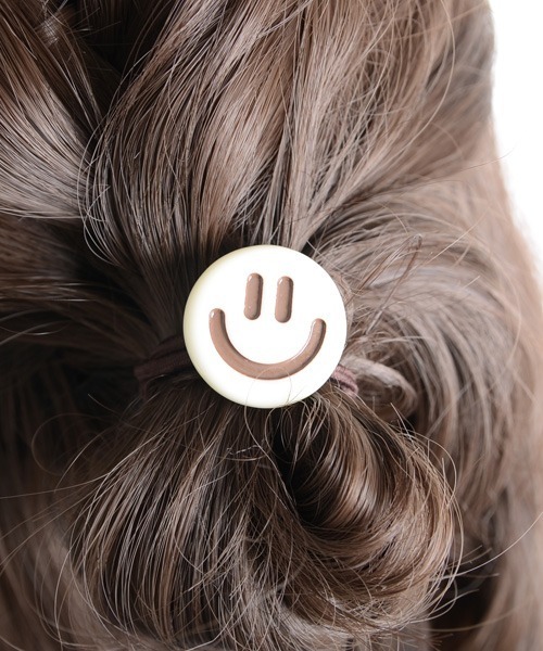 VIBGYOR Women（ヴィブジョー　ウィメン）の「【urge select】ニコちゃん スマイル カラフル ヘアゴム【8色展開】（ヘアゴム・レディース・イエロー/ホワイト/ブルー/グリーン/ブラック/パープル/ブラウン/ピンク・FREE）」の22枚目の写真