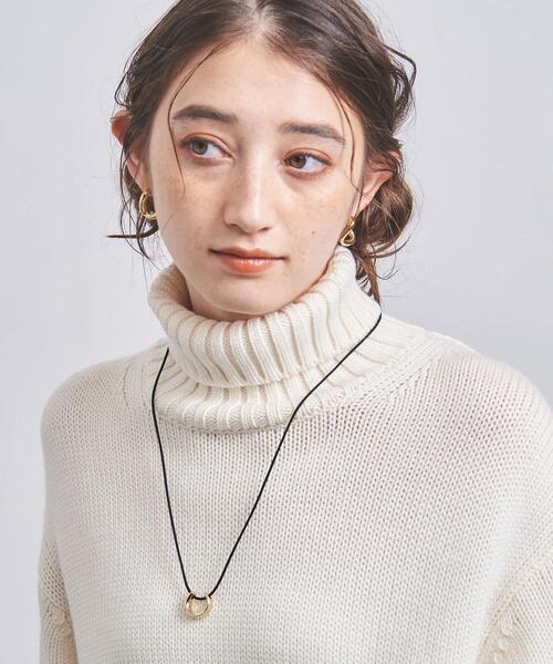 UNITED ARROWS(ユナイテッドアローズ)の「C-SHAPEコードネックレス(ネックレス・レディース・シルバー/ゴールド・FREE)」の3枚目の写真