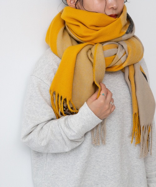 welleg（ウェレッグ）の「幅たっぷり 大判チェックストール（ストール/ショール・レディース・ブラウン系/イエロー系/ブルー系/グレー系/アイボリー系/ベージュ系/グリーン系・フリー）」の7枚目の写真