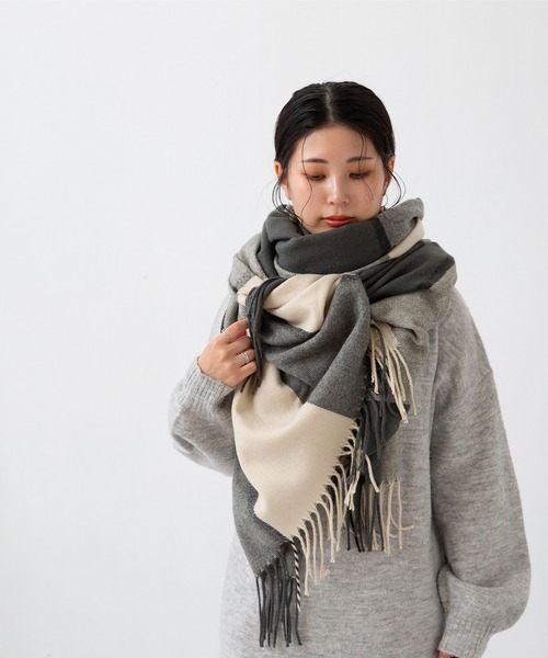 welleg（ウェレッグ）の「幅たっぷり 大判チェックストール（ストール/ショール・レディース・ブラウン系/イエロー系/ブルー系/グレー系/アイボリー系/ベージュ系/グリーン系・フリー）」の14枚目の写真