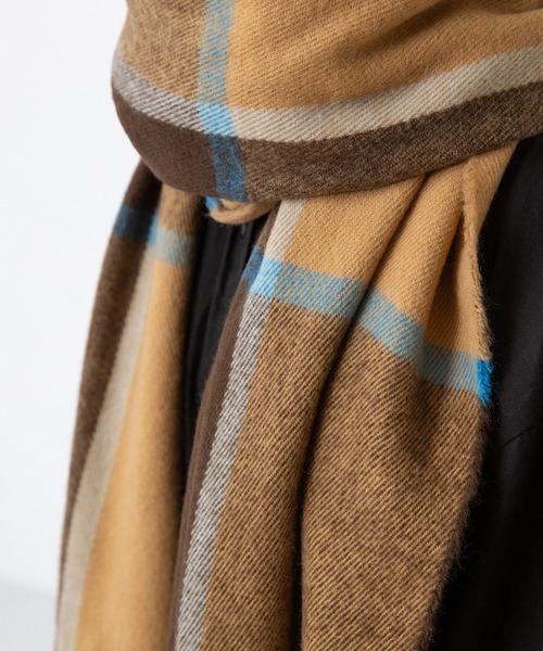 welleg（ウェレッグ）の「幅たっぷり 大判チェックストール（ストール/ショール・レディース・ブラウン系/イエロー系/ブルー系/グレー系/アイボリー系/ベージュ系/グリーン系・フリー）」の18枚目の写真