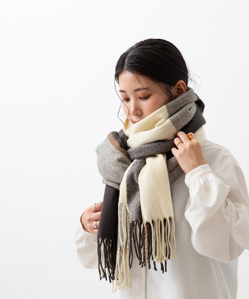 welleg（ウェレッグ）の「幅たっぷり 大判チェックストール（ストール/ショール・レディース・ブラウン系/イエロー系/ブルー系/グレー系/アイボリー系/ベージュ系/グリーン系・フリー）」の21枚目の写真