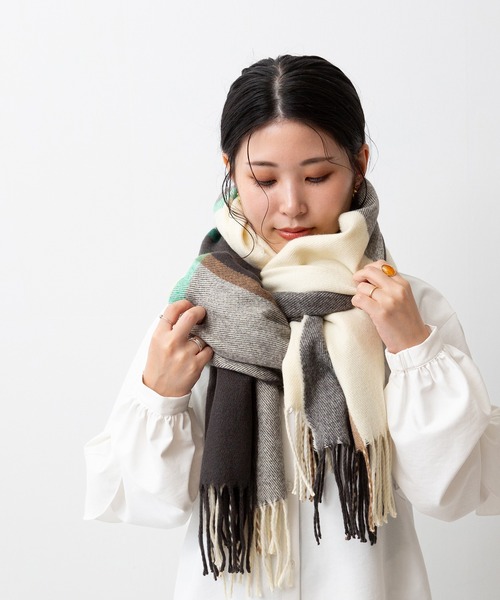 welleg（ウェレッグ）の「幅たっぷり 大判チェックストール（ストール/ショール・レディース・ブラウン系/イエロー系/ブルー系/グレー系/アイボリー系/ベージュ系/グリーン系・フリー）」の20枚目の写真