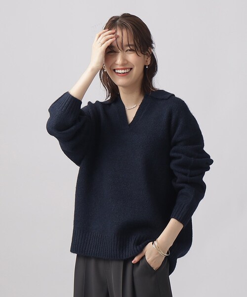 SHOO・LA・RUE（シューラルー）の「◆すっきり見え 衿付き ふわふわ ゆったりニット（ニット/セーター・レディース・オフホワイト/ネイビー/ベージュ・00）」の3枚目の写真