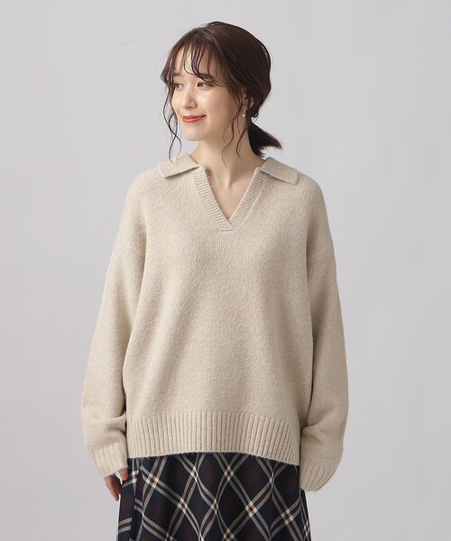 SHOO・LA・RUE（シューラルー）の「◆すっきり見え 衿付き ふわふわ ゆったりニット（ニット/セーター・レディース・オフホワイト/ネイビー/ベージュ・00）」の19枚目の写真
