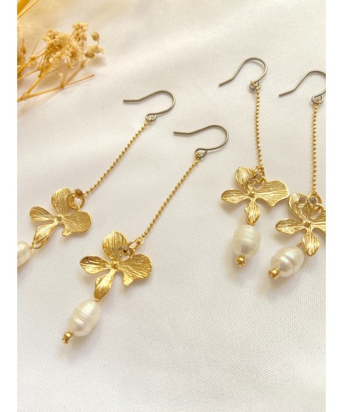 tone(トーン)の「【YM】メタルフラワー×淡水パール チタンピアス(MA)(ピアス(両耳用)・レディース・ゴールド・FREE)」の4枚目の写真