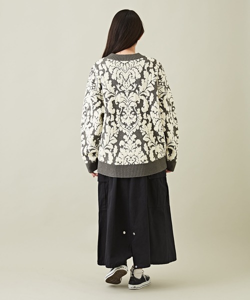 CUBE SUGAR（キューブシュガー）の「ブークレジャガードバロック柄プルオーバーニット（ニット/セーター・レディース・ネイビー/ブラウン/チャコールグレー・M）」の7枚目の写真