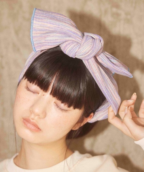 Casselini(キャセリーニ)の「Casselini(キャセリーニ)ビッグリボンメロウヘアバンド(ヘアバンド・レディース・レッド/パープル・FREE)」の2枚目の写真