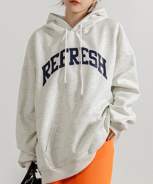 DAY CLOSET(デイ クローゼット)の「レディース 長袖ルーズシルエット英字フードロゴスウェット(スウェット・レディース・レッド/ネイビー/杢グレー・FREE)」の2枚目の写真