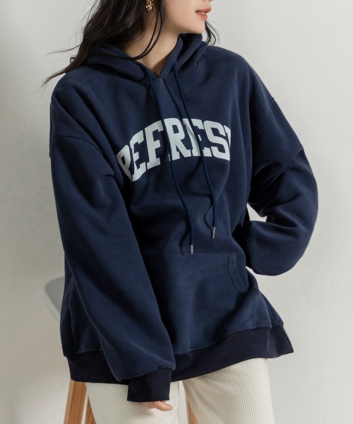 DAY CLOSET(デイ クローゼット)の「レディース 長袖ルーズシルエット英字フードロゴスウェット(スウェット・レディース・レッド/ネイビー/杢グレー・FREE)」の15枚目の写真