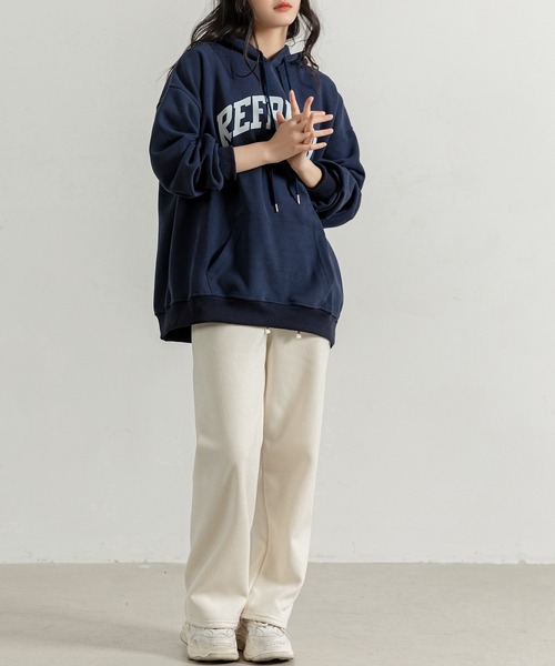 DAY CLOSET(デイ クローゼット)の「レディース 長袖ルーズシルエット英字フードロゴスウェット(スウェット・レディース・レッド/ネイビー/杢グレー・FREE)」の21枚目の写真