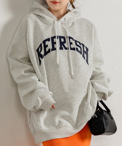 DAY CLOSET(デイ クローゼット)の「レディース 長袖ルーズシルエット英字フードロゴスウェット(スウェット・レディース・レッド/ネイビー/杢グレー・FREE)」の4枚目の写真