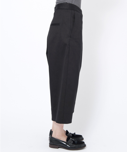 MILKFED.（ミルクフェド）の「DENIM WRAP PANTS(ラップパンツ/ガウチョ/パンツ/デニム)（その他パンツ・レディース・ブラック/インディゴブルー・SMALL/MEDIUM）」の3枚目の写真