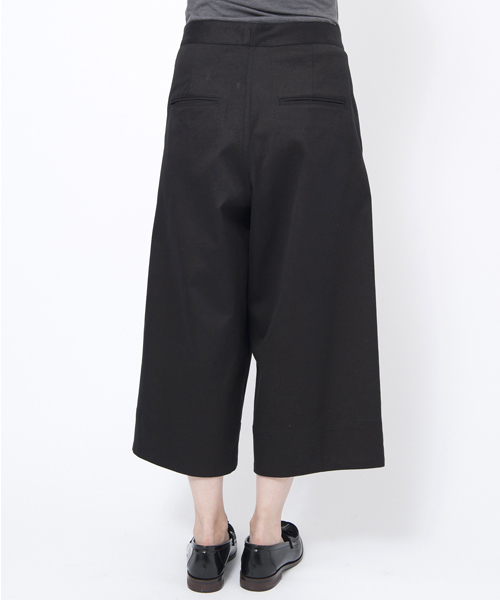 MILKFED.（ミルクフェド）の「DENIM WRAP PANTS(ラップパンツ/ガウチョ/パンツ/デニム)（その他パンツ・レディース・ブラック/インディゴブルー・SMALL/MEDIUM）」の4枚目の写真