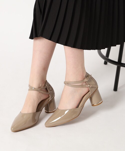 ESPERANZA(エスペランサ)の「ゴールドライン円柱ヒールダブルストラップパンプス 結婚式二次会 パーティー 24SS(パンプス・レディース・ピンクベージュ/こしょう色系2/ブラック系1・LL/L/S/M)」の3枚目の写真