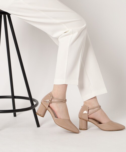 ESPERANZA(エスペランサ)の「ゴールドライン円柱ヒールダブルストラップパンプス 結婚式二次会 パーティー 24SS(パンプス・レディース・ピンクベージュ/こしょう色系2/ブラック系1・LL/L/S/M)」の8枚目の写真