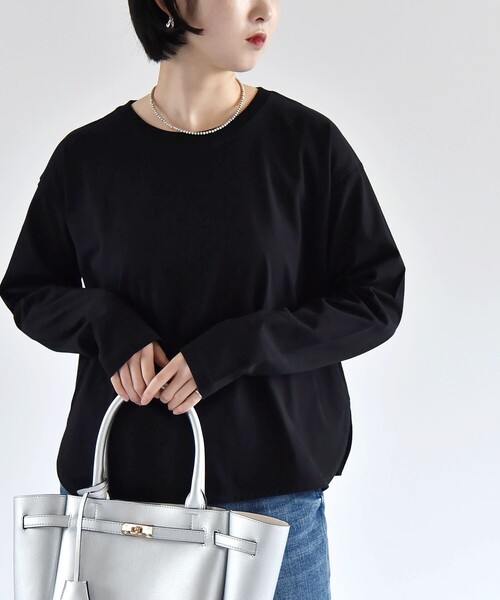 quaranciel(カランシエル)の「quaranciel:〈洗濯機可能〉ラウンドヘム ロングスリーブ コンパクト Tシャツ(Tシャツ/カットソー・レディース・チャコールグレー/ホワイト/オフホワイト/ブラック・ONE SIZE)」の3枚目の写真