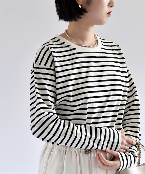 quaranciel(カランシエル)の「quaranciel:〈洗濯機可能〉ラウンドヘム ロングスリーブ コンパクト Tシャツ(Tシャツ/カットソー・レディース・チャコールグレー/ホワイト/オフホワイト/ブラック・ONE SIZE)」の22枚目の写真