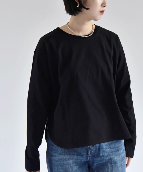 quaranciel(カランシエル)の「quaranciel:〈洗濯機可能〉ラウンドヘム ロングスリーブ コンパクト Tシャツ(Tシャツ/カットソー・レディース・チャコールグレー/ホワイト/オフホワイト/ブラック・ONE SIZE)」の7枚目の写真