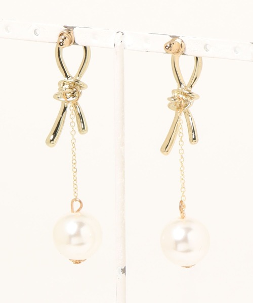 apres jour(アプレジュール)の「【apres jour×ARIAZ】ねじりリボンパールピアス(ピアス(両耳用)・レディース・ゴールド・FREE)」の3枚目の写真