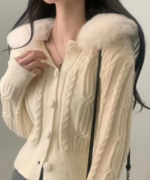 Vipoa(ヴィポア)の「fur collar retro cable knit cardigan(カーディガン/ボレロ・レディース・アイボリー/ブラック/ベージュ・FREE)」の6枚目の写真