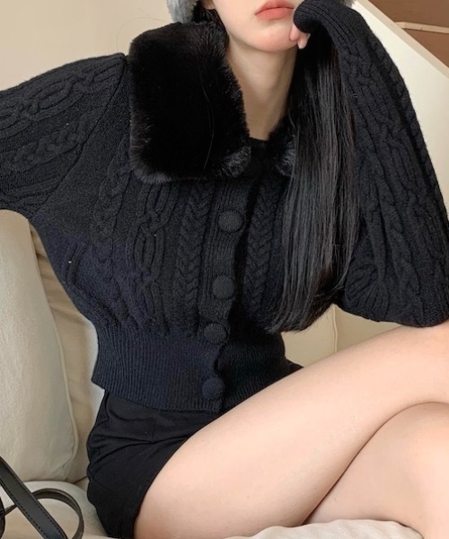 Vipoa(ヴィポア)の「fur collar retro cable knit cardigan(カーディガン/ボレロ・レディース・アイボリー/ブラック/ベージュ・FREE)」の15枚目の写真