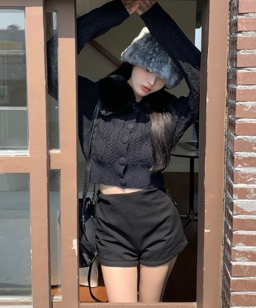 Vipoa(ヴィポア)の「fur collar retro cable knit cardigan(カーディガン/ボレロ・レディース・アイボリー/ブラック/ベージュ・FREE)」の17枚目の写真