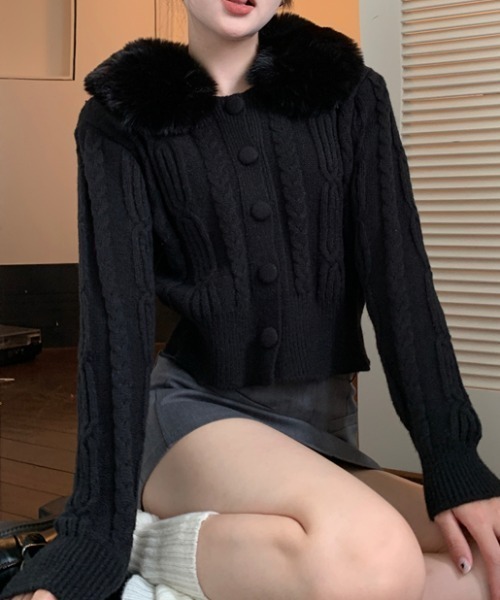 Vipoa(ヴィポア)の「fur collar retro cable knit cardigan(カーディガン/ボレロ・レディース・アイボリー/ブラック/ベージュ・FREE)」の9枚目の写真