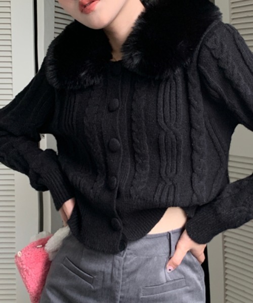 Vipoa(ヴィポア)の「fur collar retro cable knit cardigan(カーディガン/ボレロ・レディース・アイボリー/ブラック/ベージュ・FREE)」の8枚目の写真