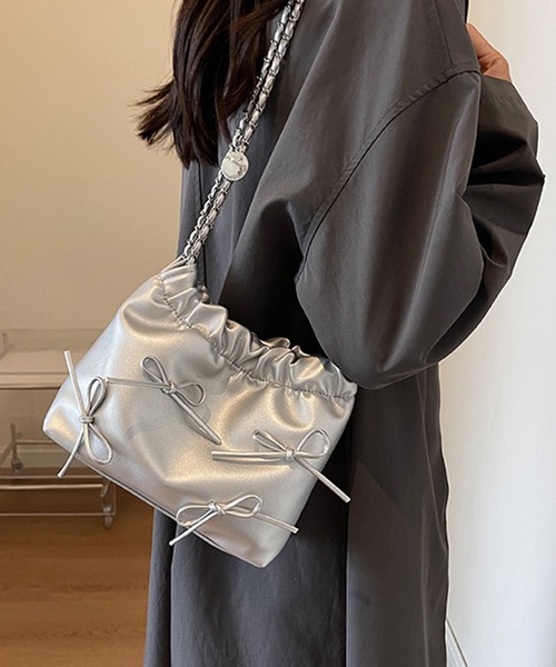 SHEPP（シープ）の「リボン付き チェーン 巾着ミニショルダー（ショルダーバッグ・レディース・シルバー/ピンク/アイボリー/ブラック・FREE/F）」の6枚目の写真