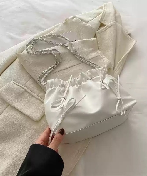 SHEPP（シープ）の「リボン付き チェーン 巾着ミニショルダー（ショルダーバッグ・レディース・シルバー/ピンク/アイボリー/ブラック・FREE/F）」の19枚目の写真