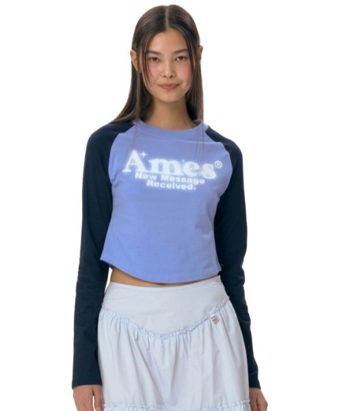 AMESWORLDWIDE(アメスワールドワイド)の「A'GEM/9 × .kom『AMES WORLDWIDE/アメスワールドワイド』ROUND HEM RAGLAN LS TEE/ラウンドヘムラグランロングスリーブ(Tシャツ/カットソー・レディース・ホワイト/グレー/ブルー・FREE)」の3枚目の写真