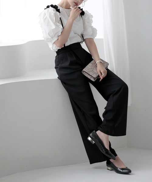 O.S.K（オーエスケー）の「[O.S.K] ショルダーフリルブラウス（シャツ/ブラウス・レディース・ホワイト/ブラック・FREE）」の6枚目の写真