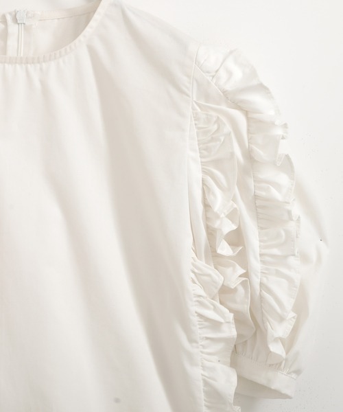 O.S.K（オーエスケー）の「[O.S.K] ショルダーフリルブラウス（シャツ/ブラウス・レディース・ホワイト/ブラック・FREE）」の13枚目の写真