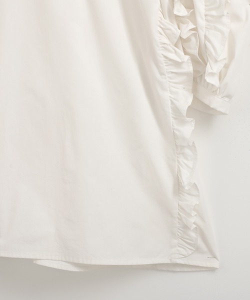 O.S.K（オーエスケー）の「[O.S.K] ショルダーフリルブラウス（シャツ/ブラウス・レディース・ホワイト/ブラック・FREE）」の14枚目の写真
